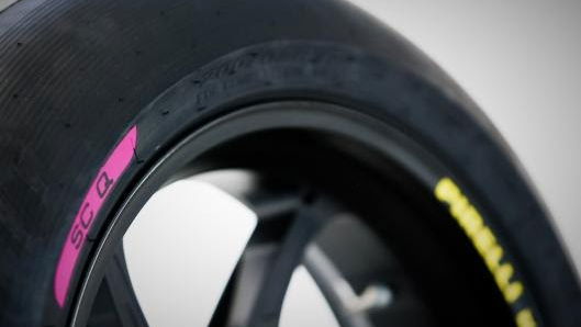 Pirelli SCQ WSBK tyre.